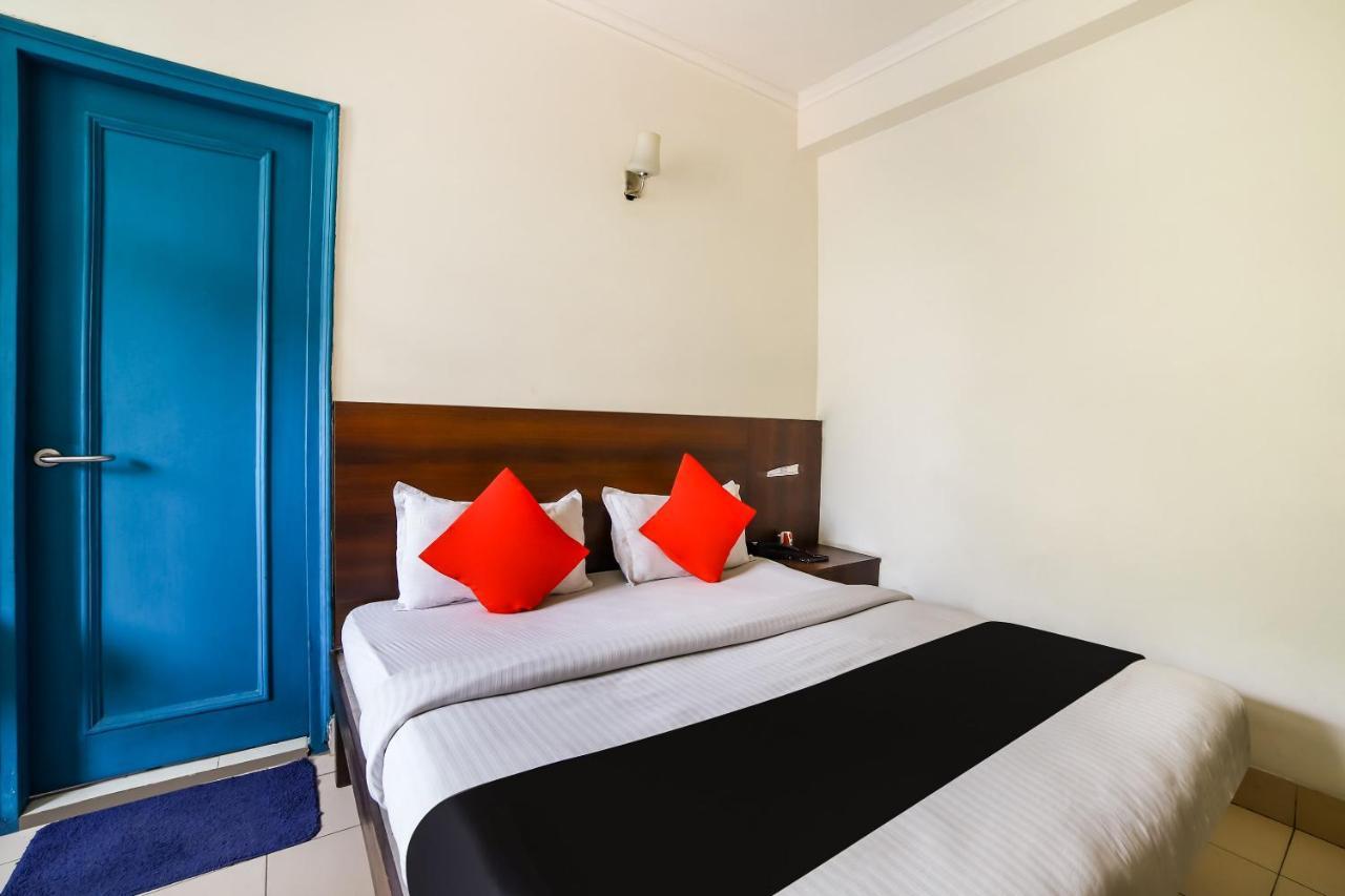 Capital O 48354 The Nest Yeni Delhi Dış mekan fotoğraf